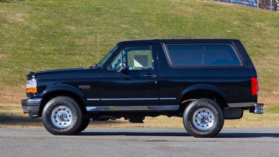 Ford Bronco XLT (U15) 1995 года  (фото 2 из 20)